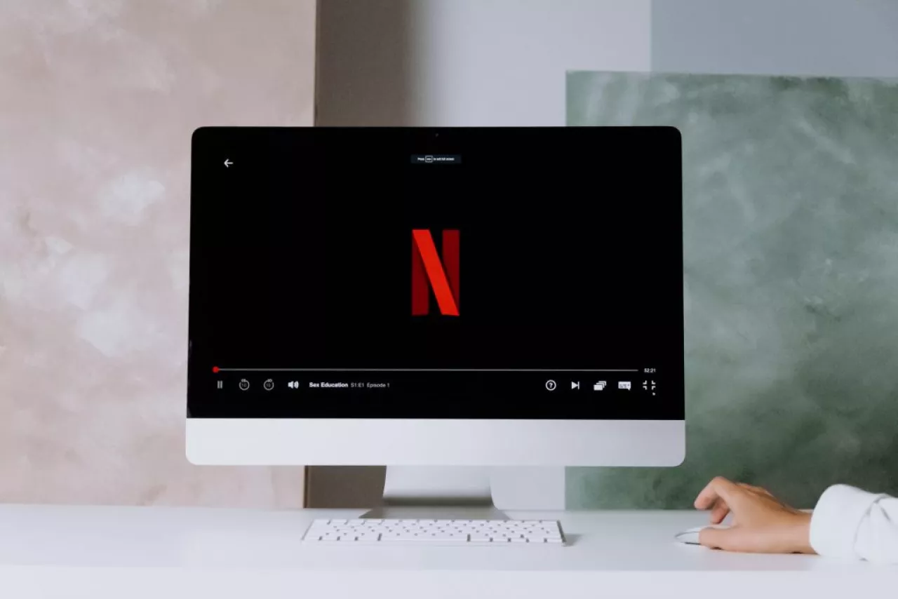 Netflix na monitore počítača